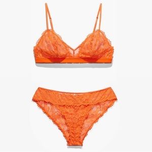 nwot SAVAGE X FENTY set in Orange Bellini size Medium